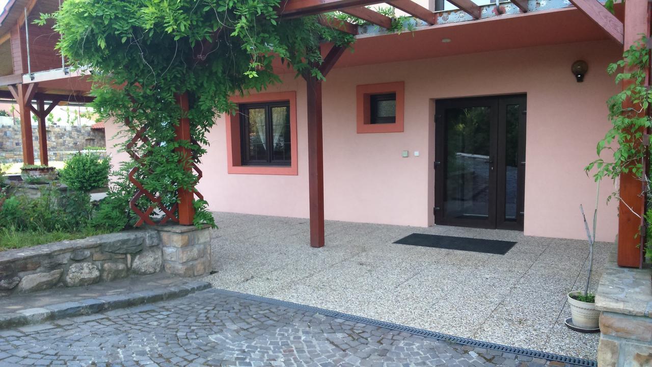 Bezmerovsky Dvur Kroměříž Esterno foto